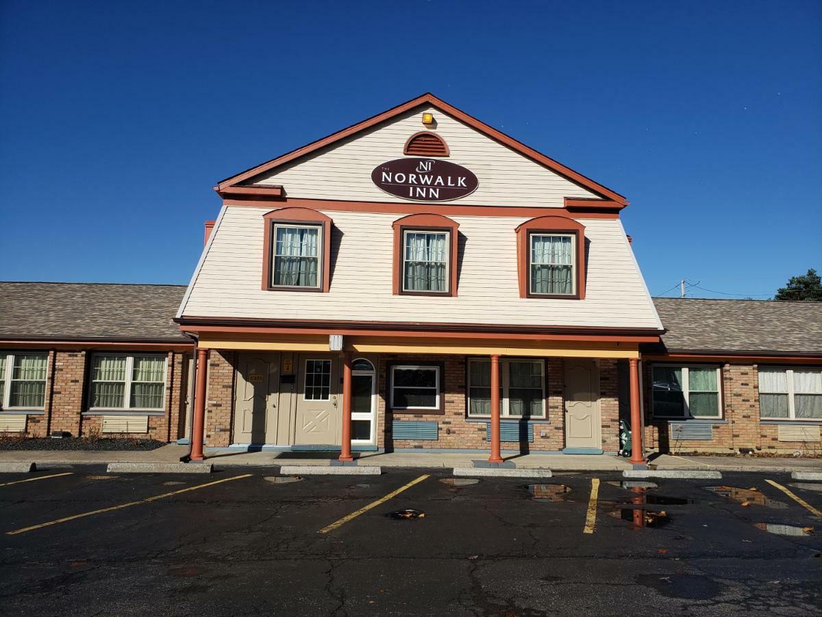 Norwalk Inn Exterior foto